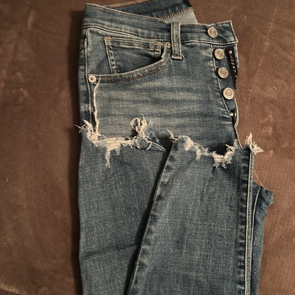 Women’s Lucky Brand Ankle Jeans - Picture 2 of 7